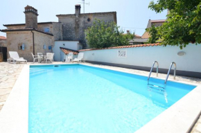 Villa Maralene in Tar, with pool, BBQ and fenced yard!